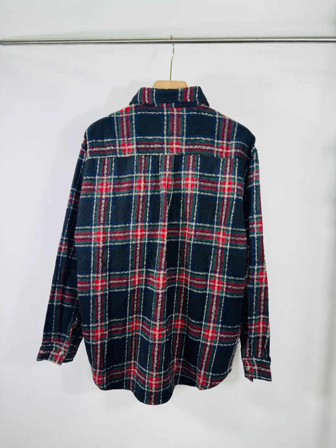 P300 top version, real shot without P, ​​different from market currency) 𝗖𝗵𝗿𝗼𝗺𝗲 𝗛𝗲𝗮𝗿𝘁𝘀/Cro Xin 2025 plaid shirt Accessories: Original model-opening collar label ➕100% silk wash water label. Genuine purchase-grade original hangtag➕matching hanging rope➕3D hanging beads➕original packaging bag. Craftsmanship: The original version has consistent wiring! The highest version of the armhole matching technique!  Color: Color Size: S M L XL